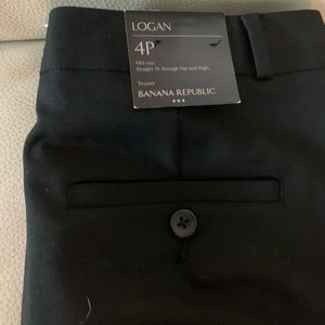 Straight fit through hip and thigh